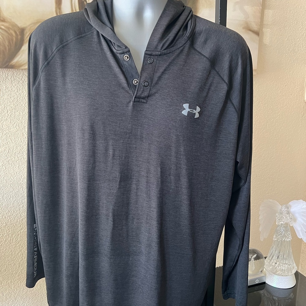 Under Armour Men's Charcoal Gray Hooded Performance Long Sleeve Pullover